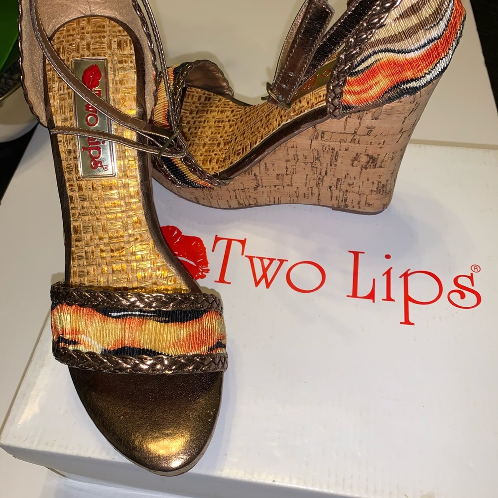 Two Lips Wedges - Picture 3 of 3